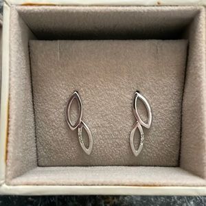 Sterling Silver Hot Diamonds Earring